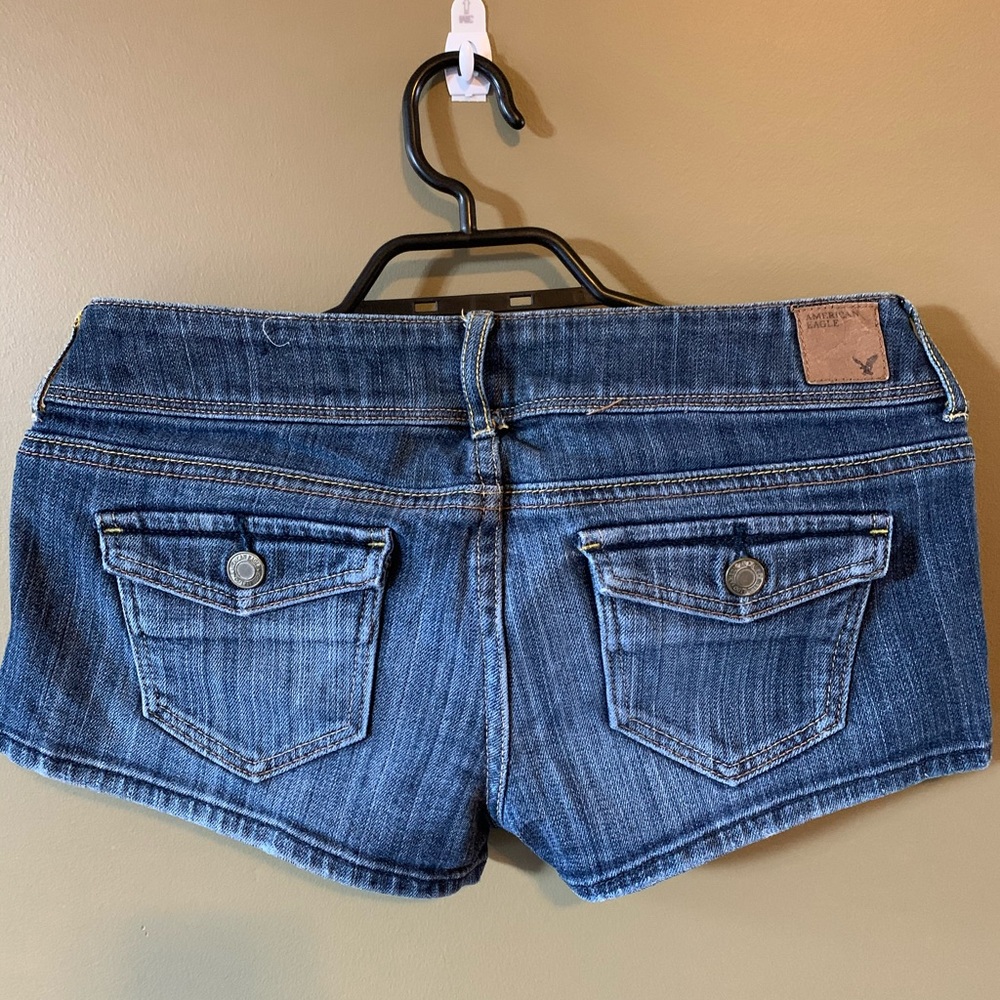 Shorts - Picture 2 of 4